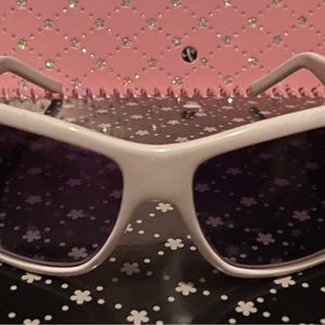 Sketchers Women’s Sunglasses Retro SK 4024 White w/red roses